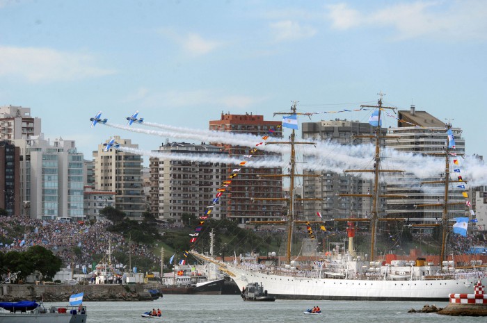 Mar del Plata, regreso de la Fragata Libertad